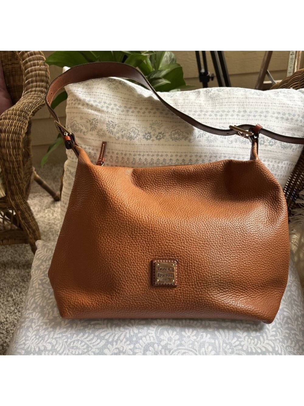 dooney and bourke X-Large Courtney Sac Pebble Gain Leather
